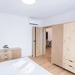Cherry Apartment *