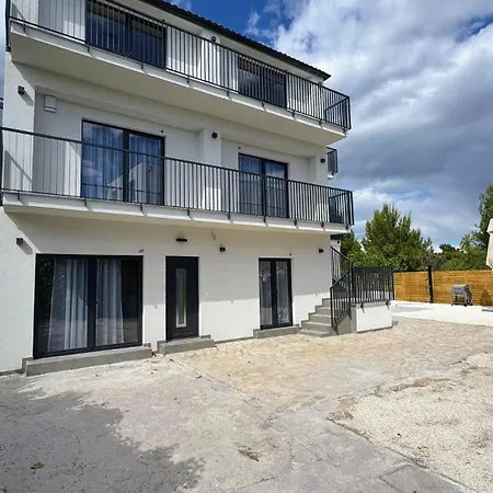 Apartment Cherry