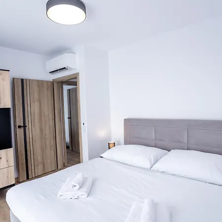 Cherry Apartment