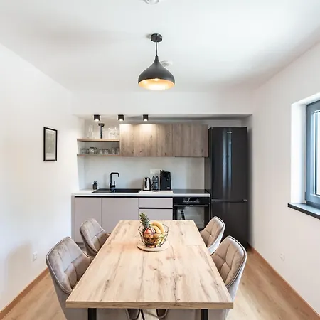 Cherry Rogoznica (Sibenik-Knin)