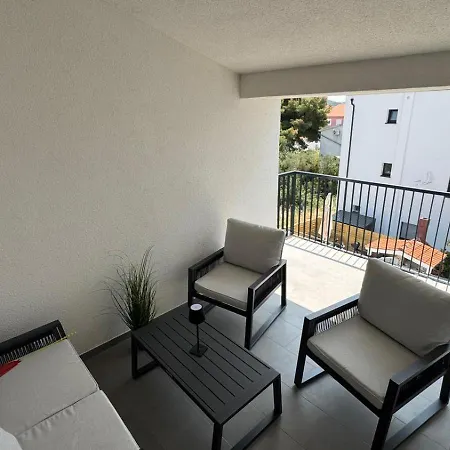 Cherry Rogoznica (Sibenik-Knin)