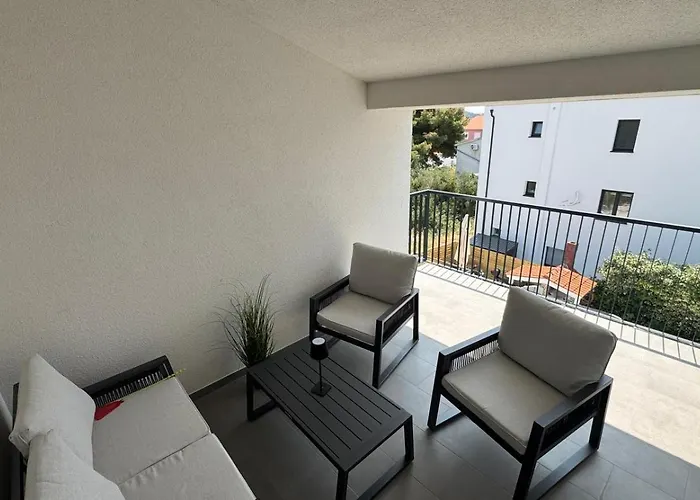 Cherry Rogoznica (Sibenik-Knin)